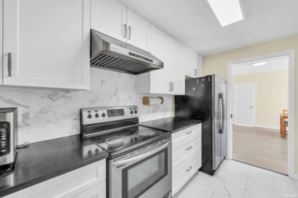 Swimming Pool Photo of 2804 6220 Mckay Avenue, Burnaby, BC