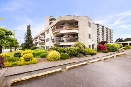Hot Tub / Spa Photo of 211 31955 Old Yale Road, Abbotsford, BC