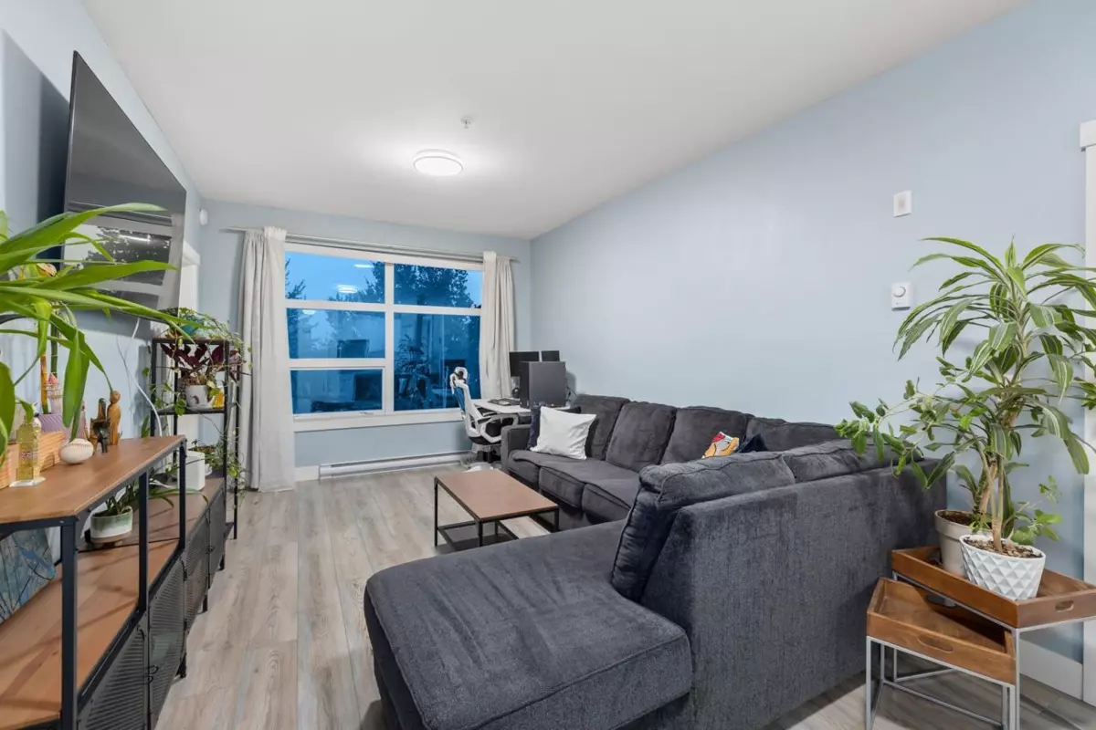 Family Room Photo of 306 22577 Royal Crescent, Maple Ridge, BC