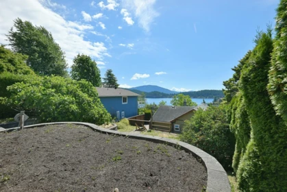 Basement Recreation Room Photo of 511 S Fletcher Road, Gibsons, BC