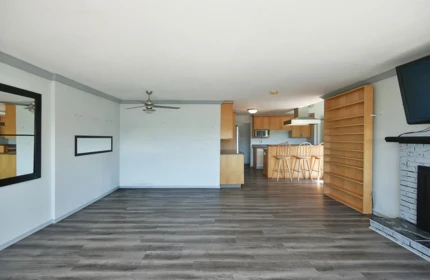 Kitchen Island Photo of 511 S Fletcher Road, Gibsons, BC