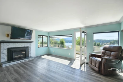 Kitchen Photo of 511 S Fletcher Road, Gibsons, BC