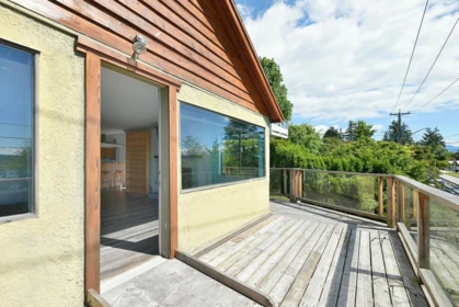 Primary Bedroom Photo of 511 S Fletcher Road, Gibsons, BC