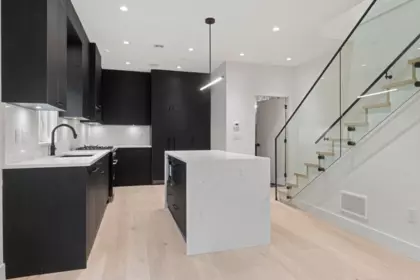 Guest Bathroom Photo of 1 2539 Grant Avenue, Vancouver, BC