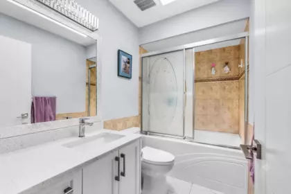 Guest Bathroom Photo of 32317 Adair Avenue, Abbotsford, BC