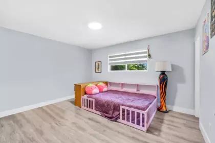 Walk-In Closet Photo of 32317 Adair Avenue, Abbotsford, BC