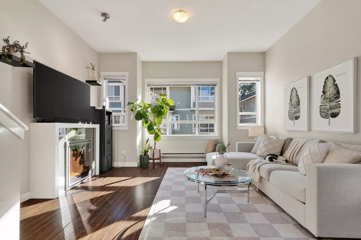 Family Room Photo of 40 2955 156 Street, Surrey, BC
