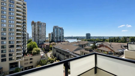 Loft / Bonus Room Photo of 503 10 Renaissance Square, New Westminster, BC