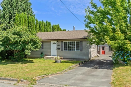 45399 Wellington Avenue, Chilliwack, BC, Chilliwack — Single Family Residence for sale