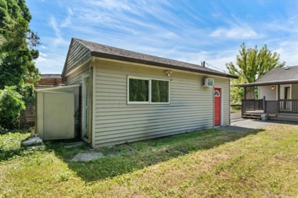 Guest Bathroom Photo of 45399 Wellington Avenue, Chilliwack, BC