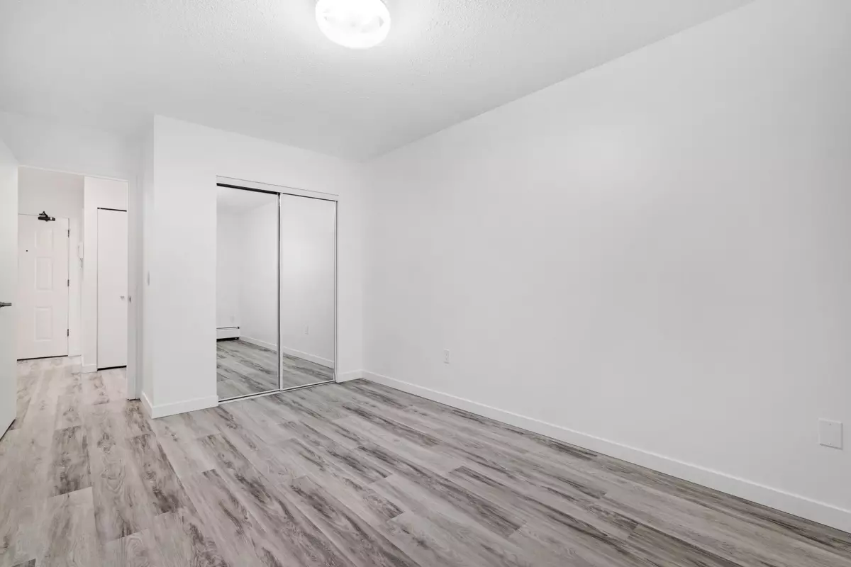 Dining Area Photo of 157 200 Westhill Place, Port Moody, BC