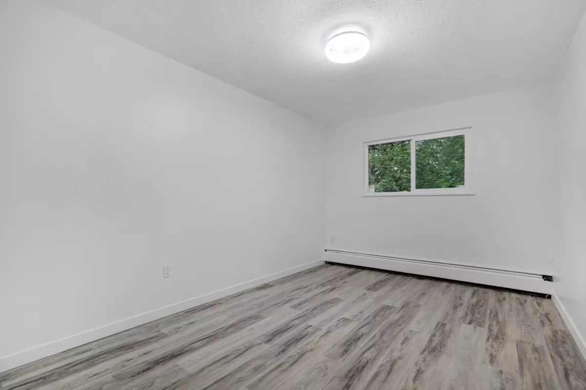 Family Room Photo of 157 200 Westhill Place, Port Moody, BC
