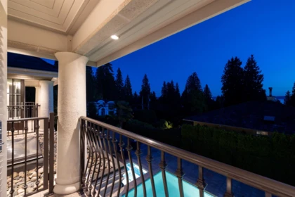 Hallway Photo of 2912 Mathers Avenue, West Vancouver, BC