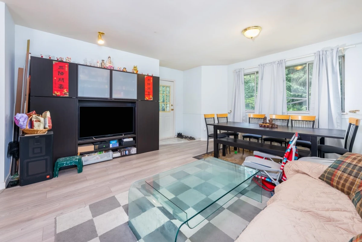 Family Room Photo of 11579 Surrey Road, Surrey, BC