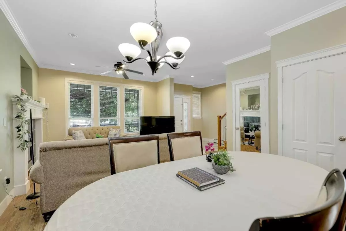 Living Room Photo of 13542 80a Avenue, Surrey, BC