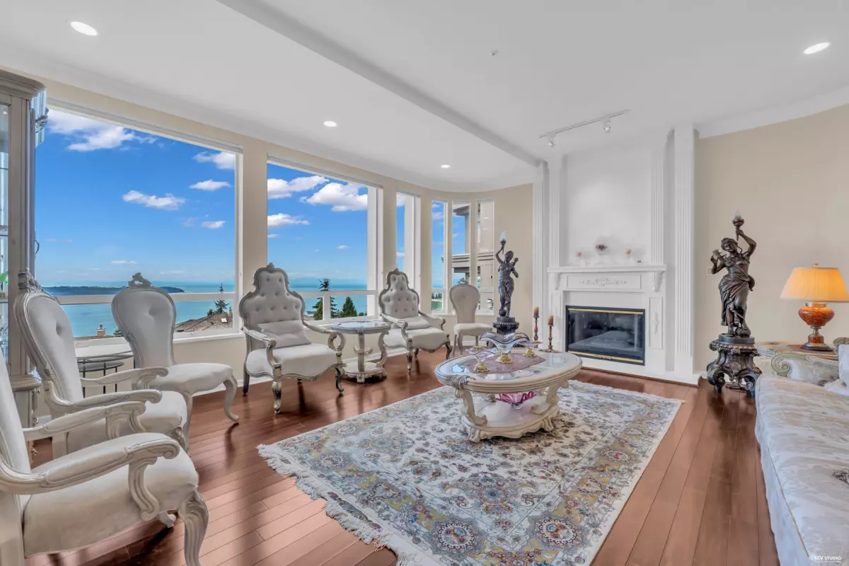 Dining Area Photo of 2589 Chairlift Road, West Vancouver, BC