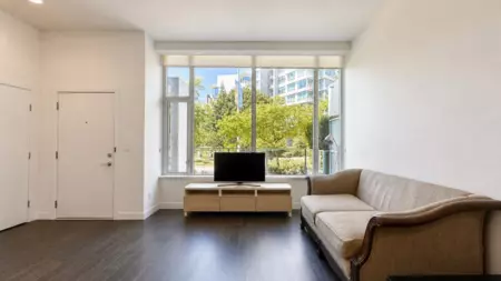 Kitchen Photo of 4 5688 Hollybridge Way, Richmond, BC