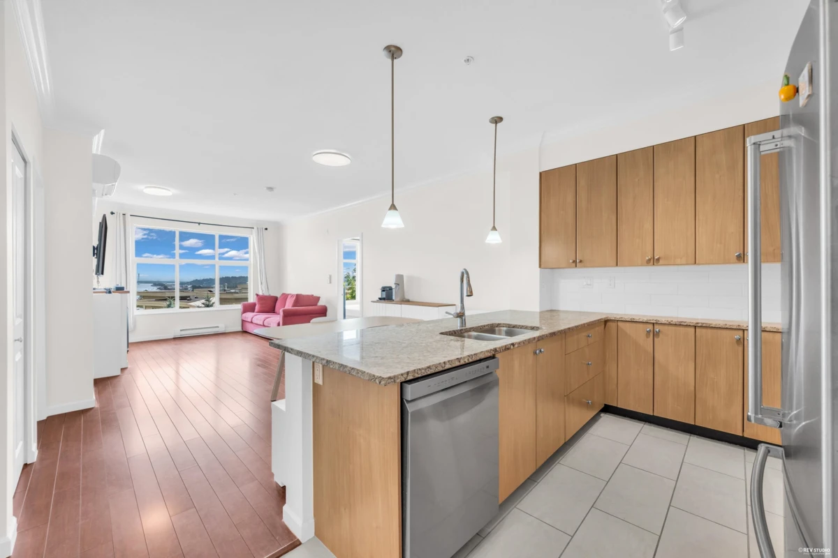 Dining Area Photo of 307 285 Ross Drive, New Westminster, BC