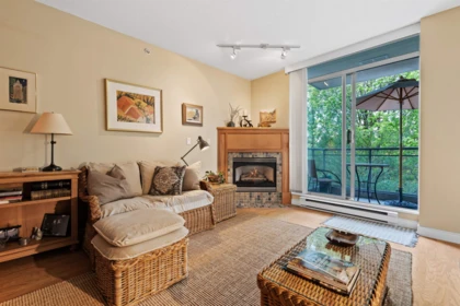 302 588 16th Street, West Vancouver, BC, West Vancouver — Apartment/Condo for sale