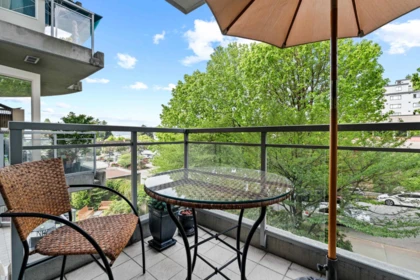 302 588 16th Street, West Vancouver, BC, West Vancouver — Apartment/Condo for sale