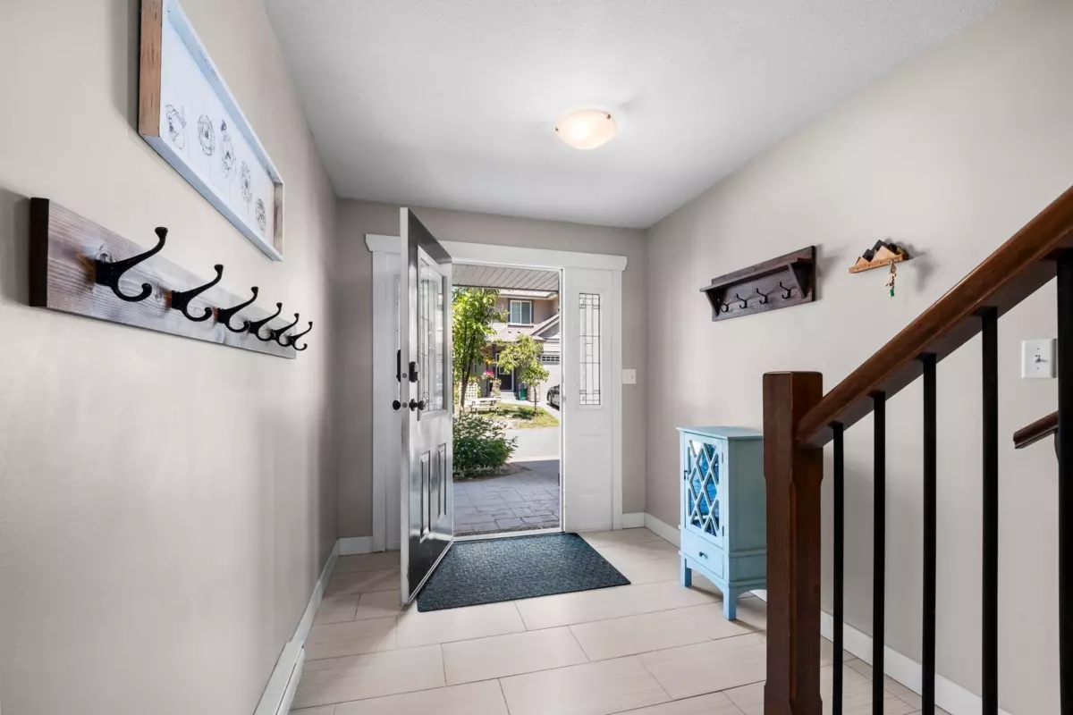 Family Room Photo of 40 46791 Hudson Road, Chilliwack, BC