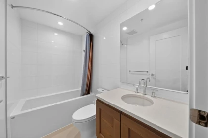 Entry Foyer Photo of 906 5629 Birney Avenue, Vancouver, BC