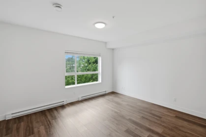 Basement Recreation Room Photo of 302 33568 George Ferguson Way, Abbotsford, BC