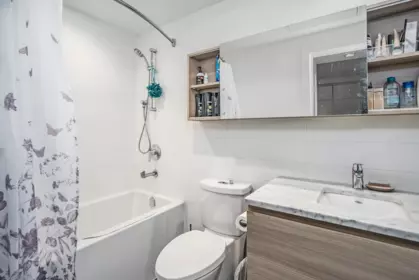 Hallway Photo of 1801 657 Whiting Way, Coquitlam, BC