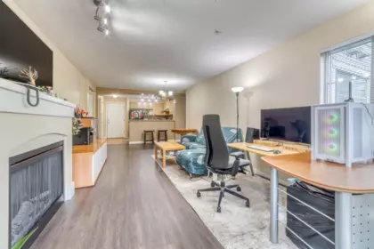 Kitchen Photo of 314 2958 Silver Springs Boulevard, Coquitlam, BC