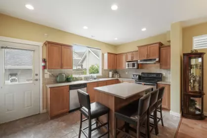 Kitchen Island Photo of 15130 62 Avenue, Surrey, BC