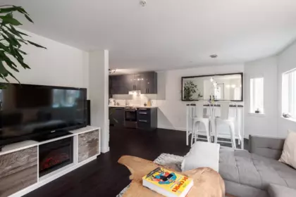 203 370 Carrall Street, Vancouver, BC, Vancouver — Apartment/Condo for sale