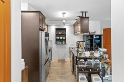 301 11887 Burnett Street, Maple Ridge, BC, Maple Ridge — Apartment/Condo for sale