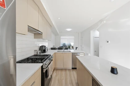Kitchen Island Photo of 24 11556 72a Avenue, Delta, BC