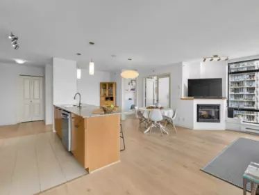 Kitchen Island Photo of 1205 610 Victoria Street, New Westminster, BC