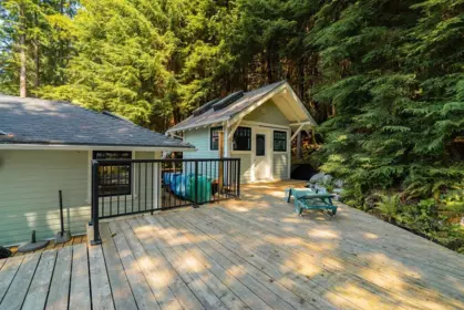 Swimming Pool Photo of 29 E Croker Island, North Vancouver, BC