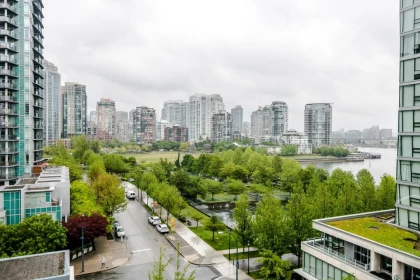 Laundry Room Photo of 903 1515 Homer Mews, Vancouver, BC