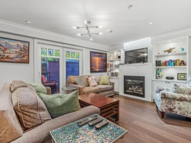 Breakfast Nook Photo of 100 656 W 13th Avenue, Vancouver, BC