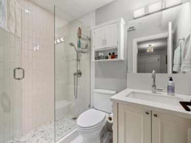 Guest Bathroom Photo of 100 656 W 13th Avenue, Vancouver, BC