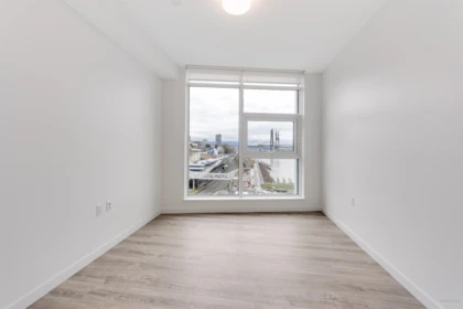 Bedroom 2 Photo of 703 660 Quayside Drive, New Westminster, BC