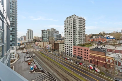 Garden / Landscaping Photo of 703 660 Quayside Drive, New Westminster, BC