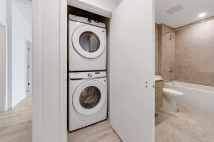 Guest Bathroom Photo of 703 660 Quayside Drive, New Westminster, BC