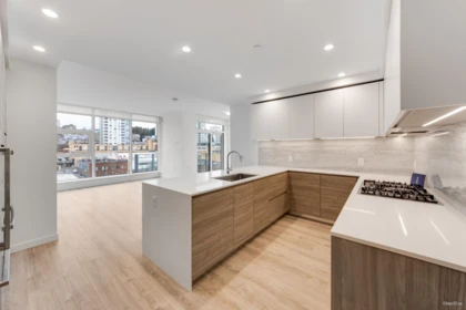 Kitchen Photo of 703 660 Quayside Drive, New Westminster, BC