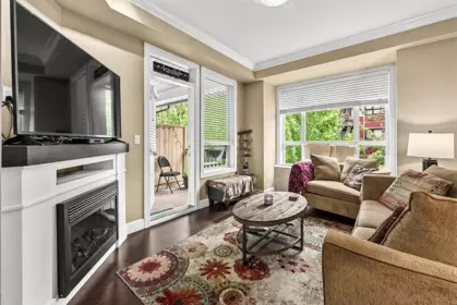 Kitchen Photo of 411 13897 Fraser Highway, Surrey, BC