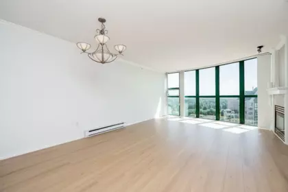 2004 1199 Eastwood Street, Coquitlam, BC, Coquitlam — Apartment/Condo for sale