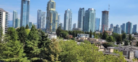 Garden / Landscaping Photo of 904 4194 Maywood Street, Burnaby, BC