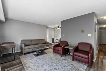 102 107 W 27th Street, North Vancouver, BC, North Vancouver — Apartment/Condo for sale