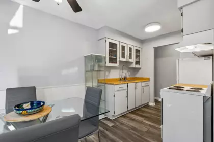 Kitchen Island Photo of 102 107 W 27th Street, North Vancouver, BC