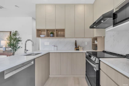 2 3800 Pender Street, Burnaby, BC, Burnaby — Half Duplex for sale
