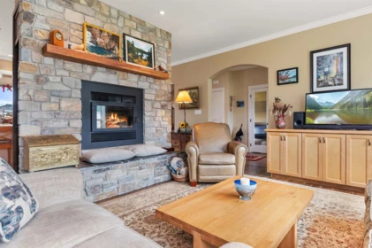 Breakfast Nook Photo of 380 Dewdney Avenue, Hope, BC