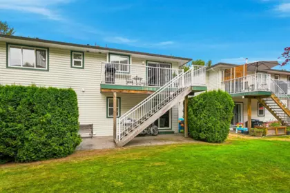 Staircase Photo of 52 34250 Hazelwood Avenue, Abbotsford, BC